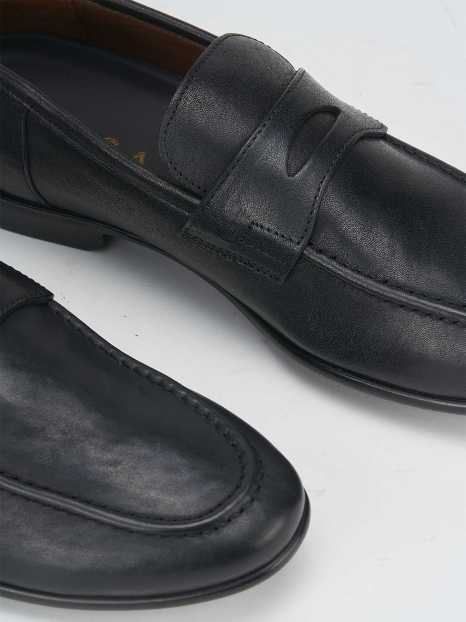 Mocassino nero pelle