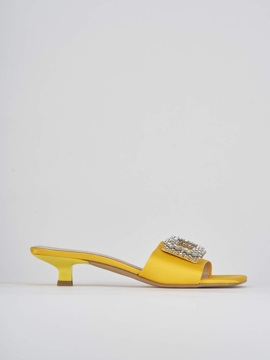Mules tacón 3 cm amarillo raso