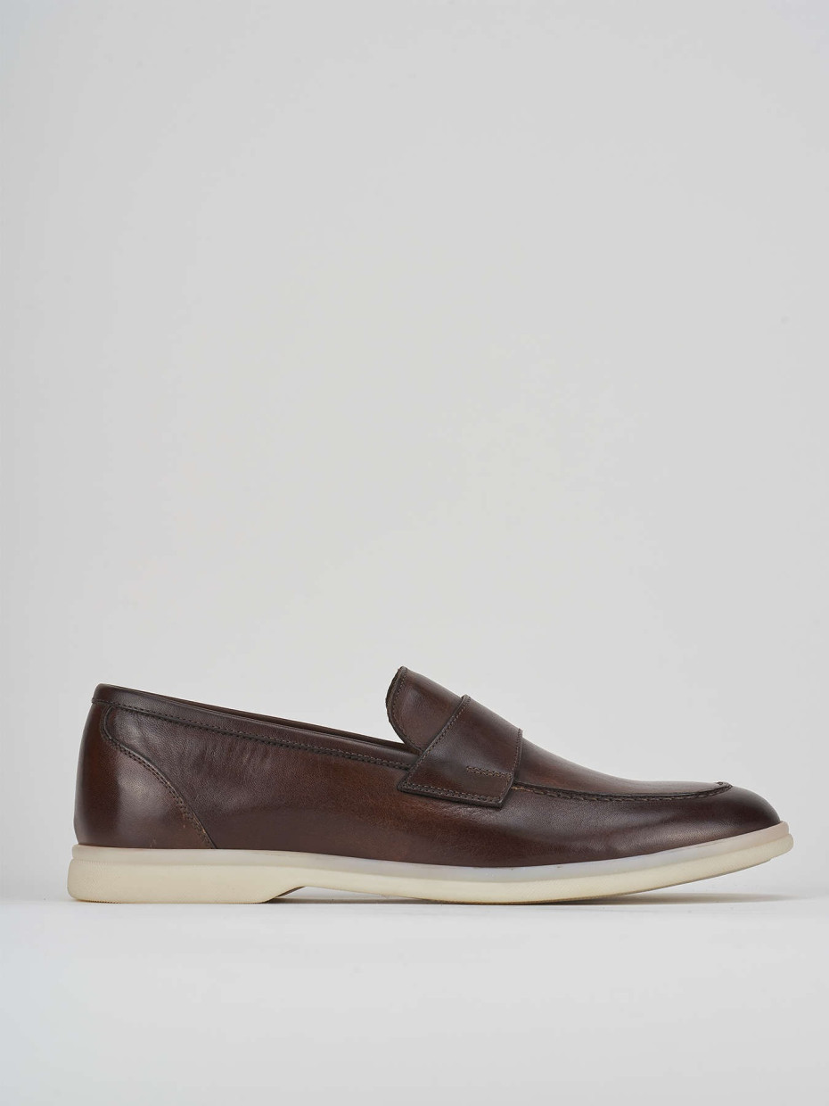 Mocasines marrón oscuro cuero
