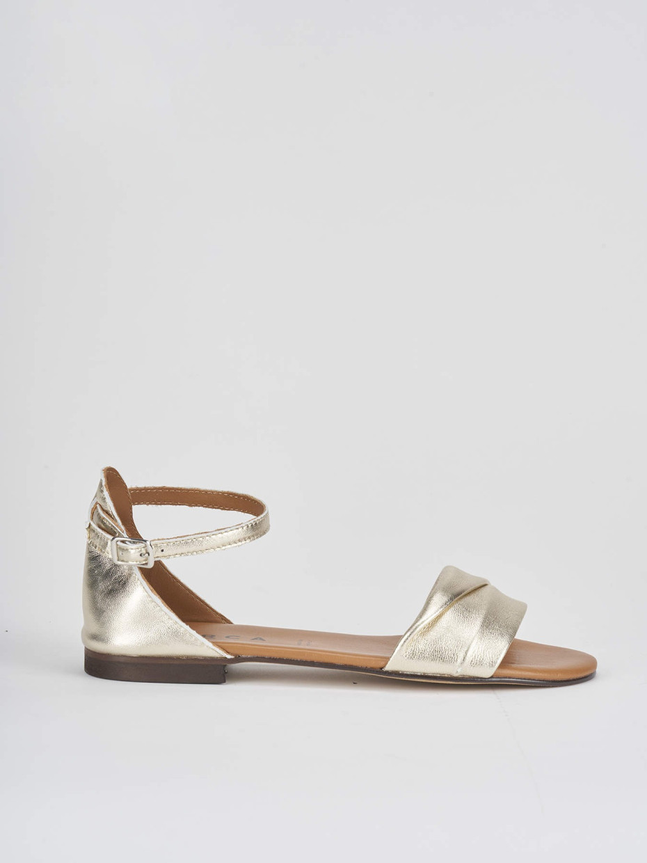 Sandalias de tacón bajo tacón 1 cm oro cuero