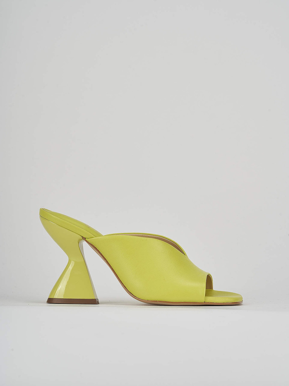 Mules tacón 9 cm verde cuero