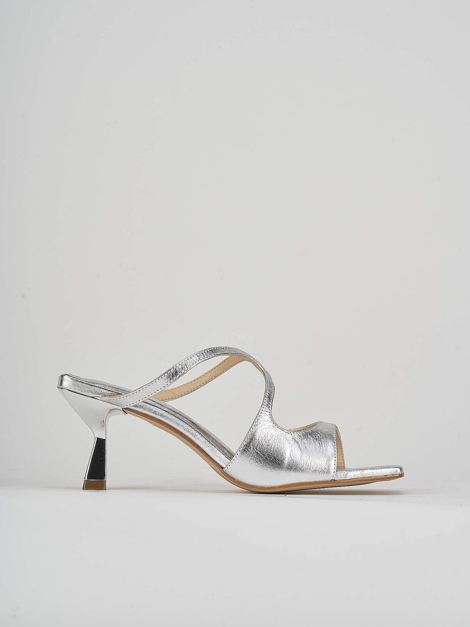 Mules tacón 6 cm plata cuero