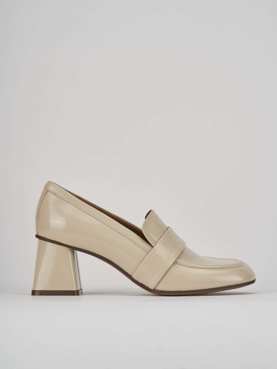 Loafers heel 6 cm beige leather