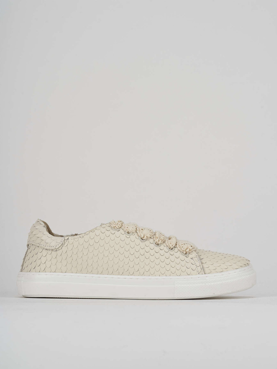Sneakers white leather