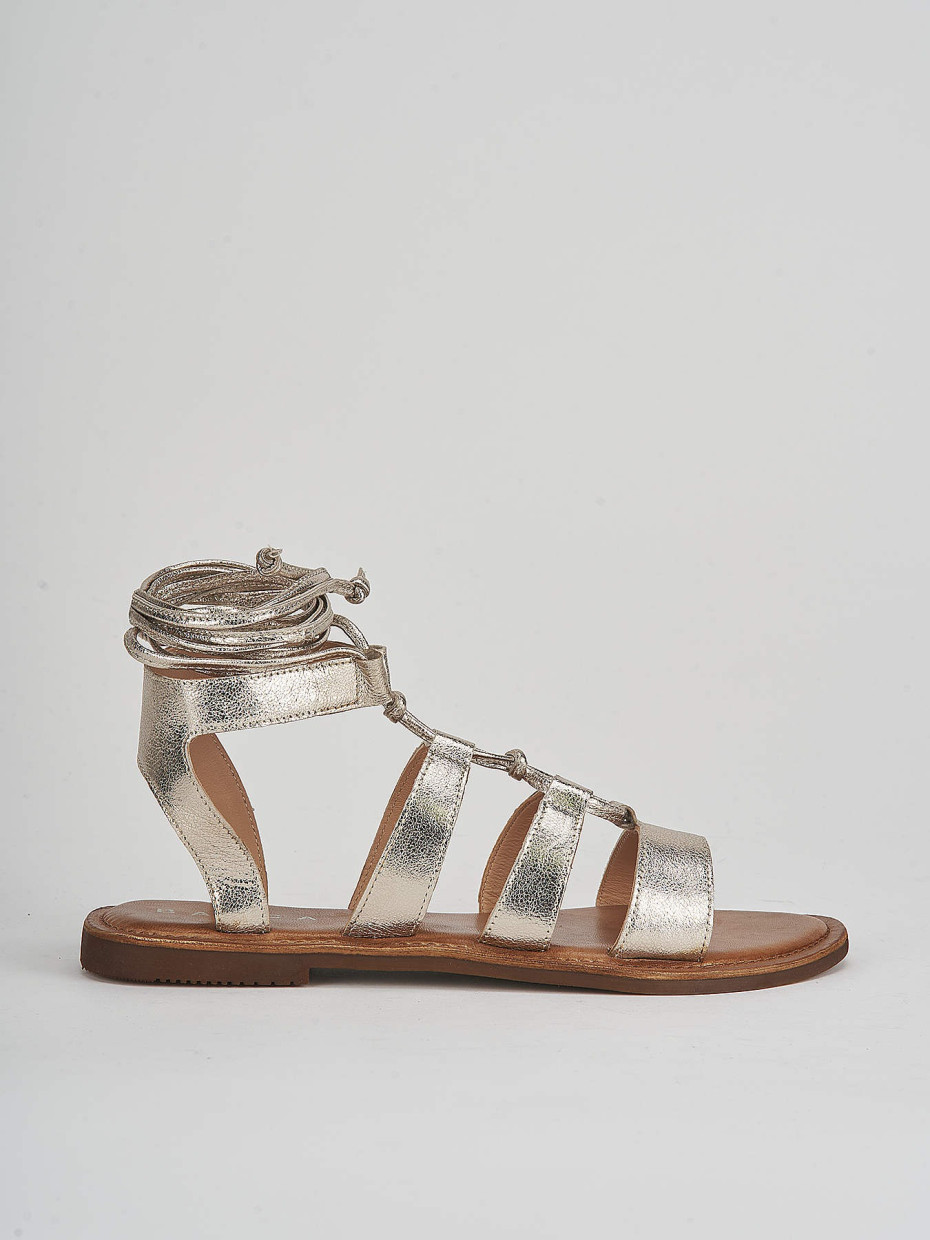 Sandalias de tacón bajo tacón 1 cm oro cuero