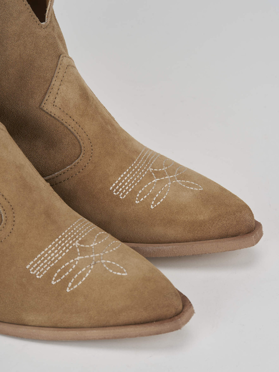 Botines de tacón alto tacón 7 cm beis ante