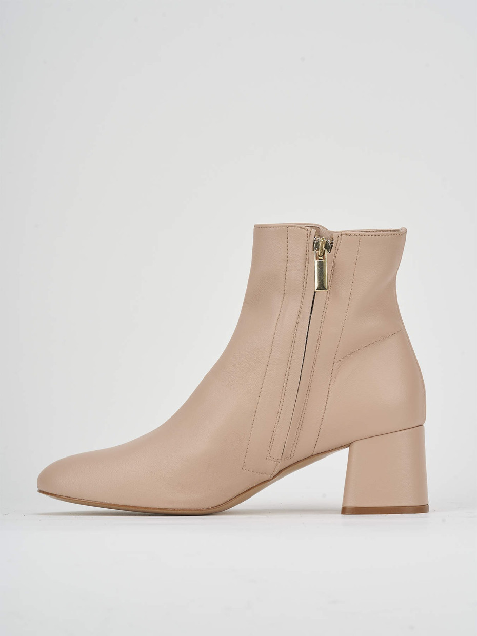 Botines de tacón alto tacón 5 cm beis cuero