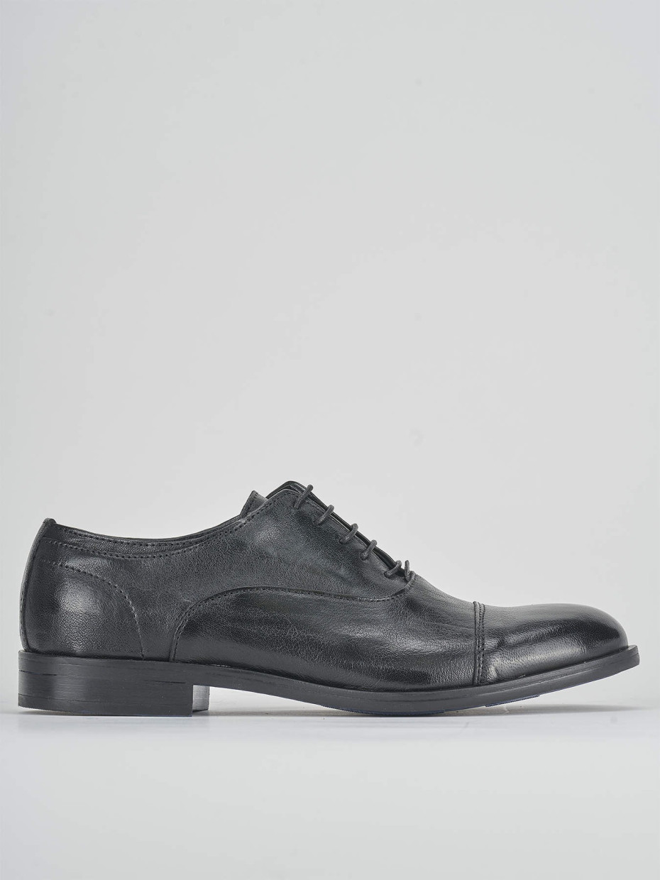 Zapatos de cordones negro cuero