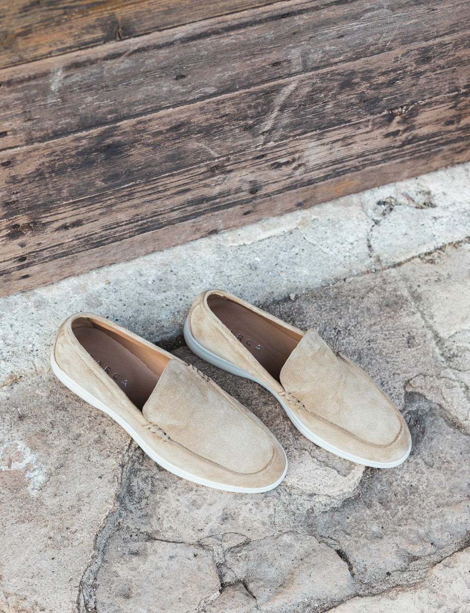 Mocasines tacón 1 cm beis ante
