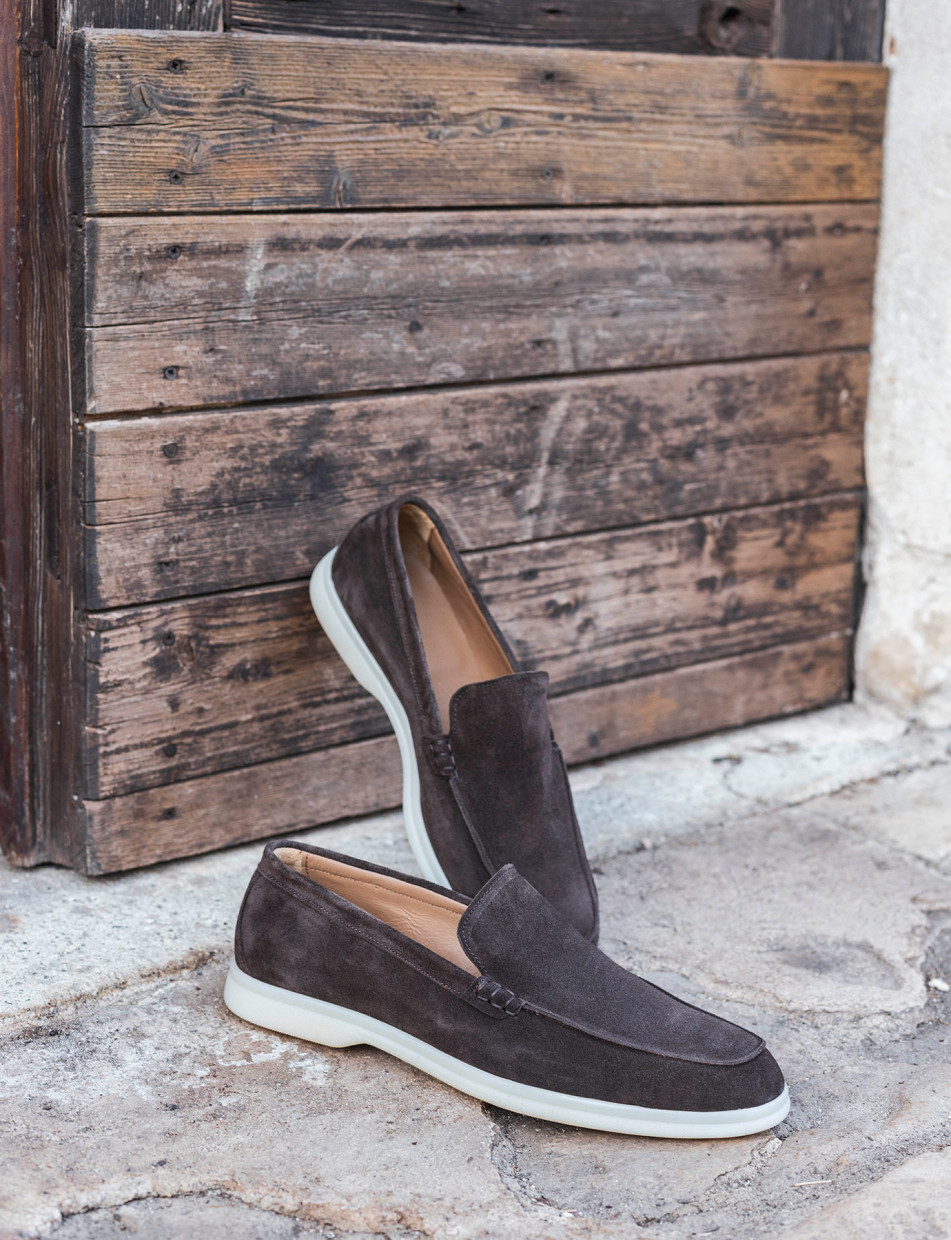 Mocasines tacón 1 cm marrón oscuro ante