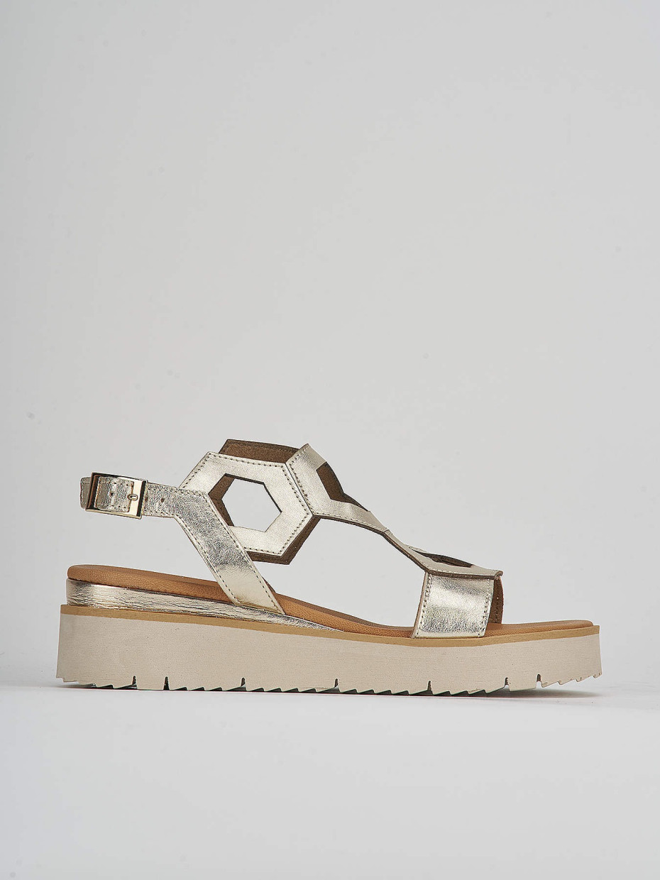 Wedge heels heel 3 cm gold leather