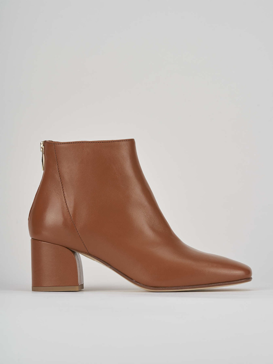 High heel ankle boots heel 5 cm brown leather