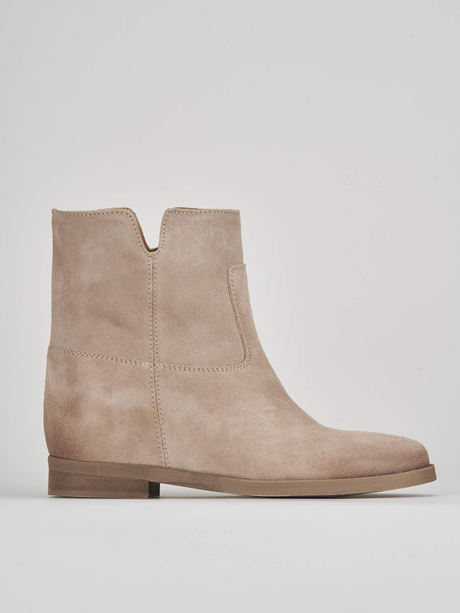 Botines de tacón bajo tacón 2 cm beis ante