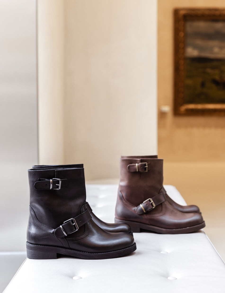 Botines de tacón bajo tacón 3 cm marrón nobuk