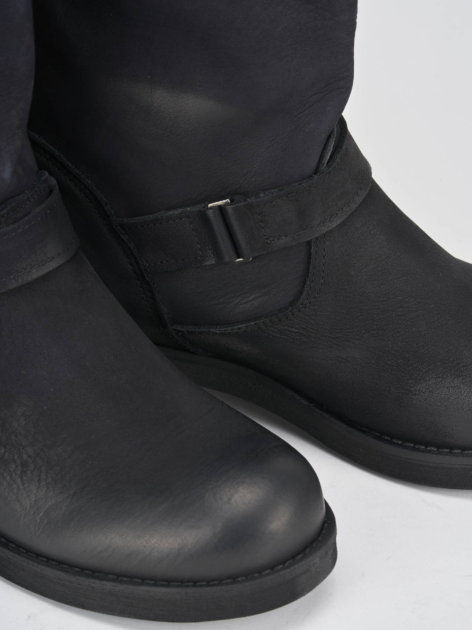Botas de tacón bajo tacón 3 cm negro nobuk