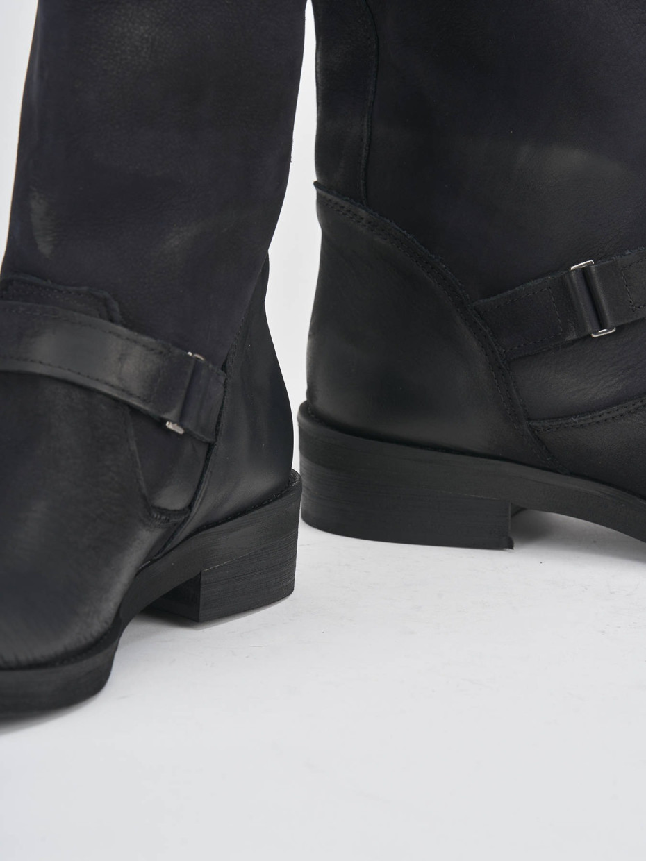 Botas de tacón bajo tacón 3 cm negro nobuk