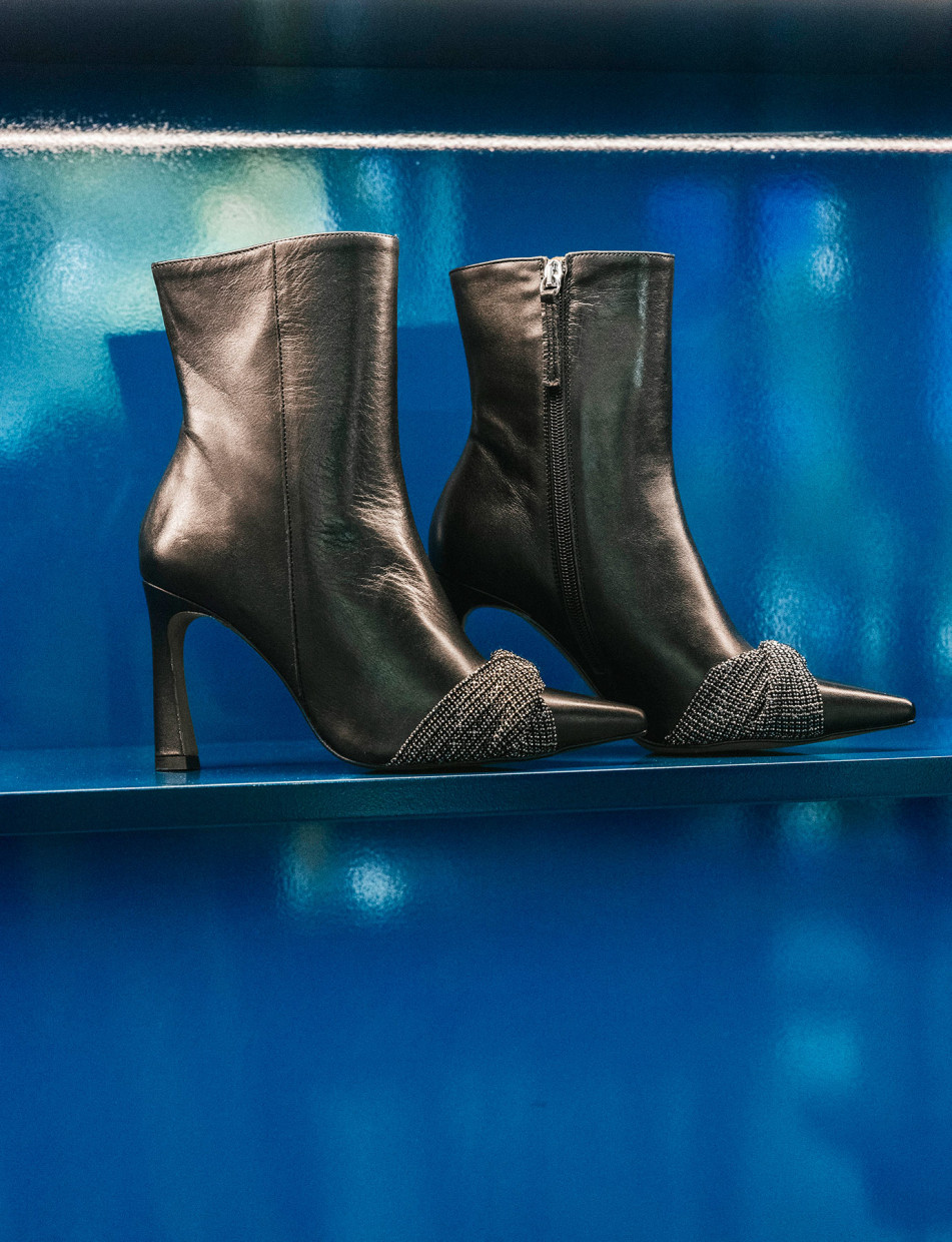 High heel ankle boots heel 9 cm black leather