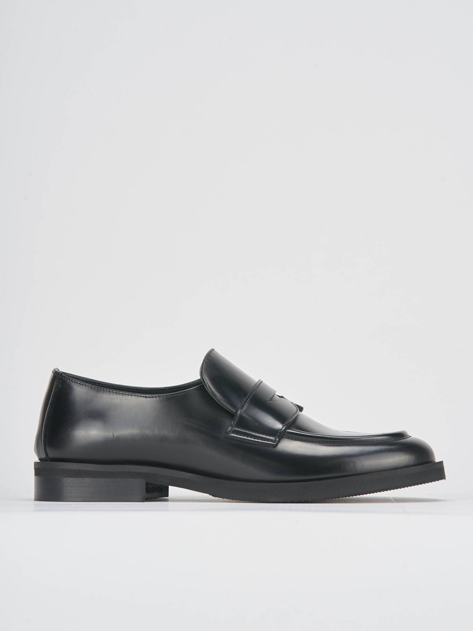 Mocasines tacón 2 cm negro cuero