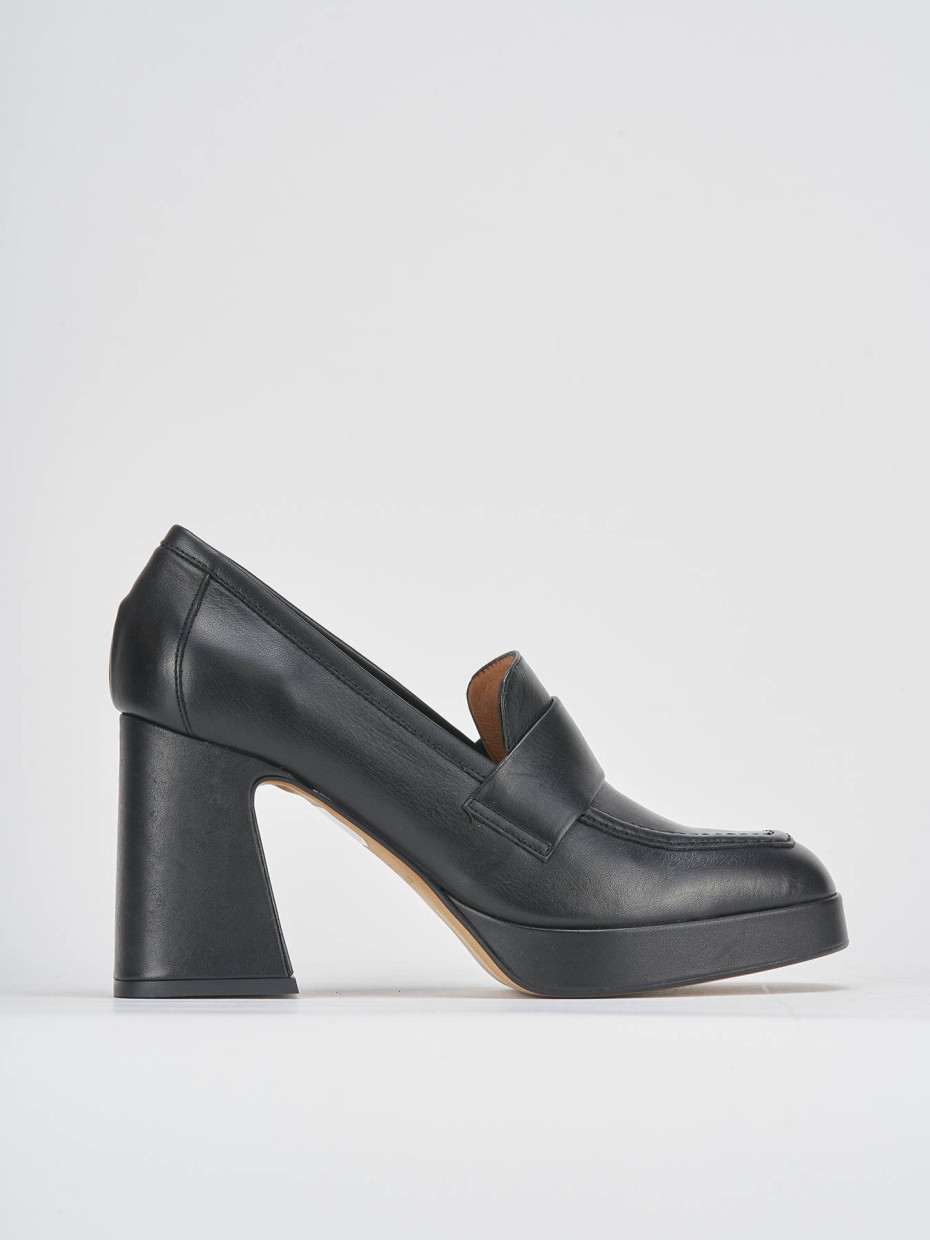 Mocasines tacón 8 cm negro cuero