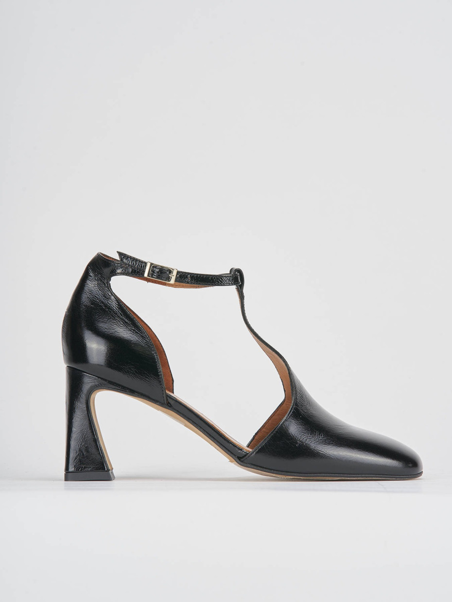 Pumps heel 5 cm black patent