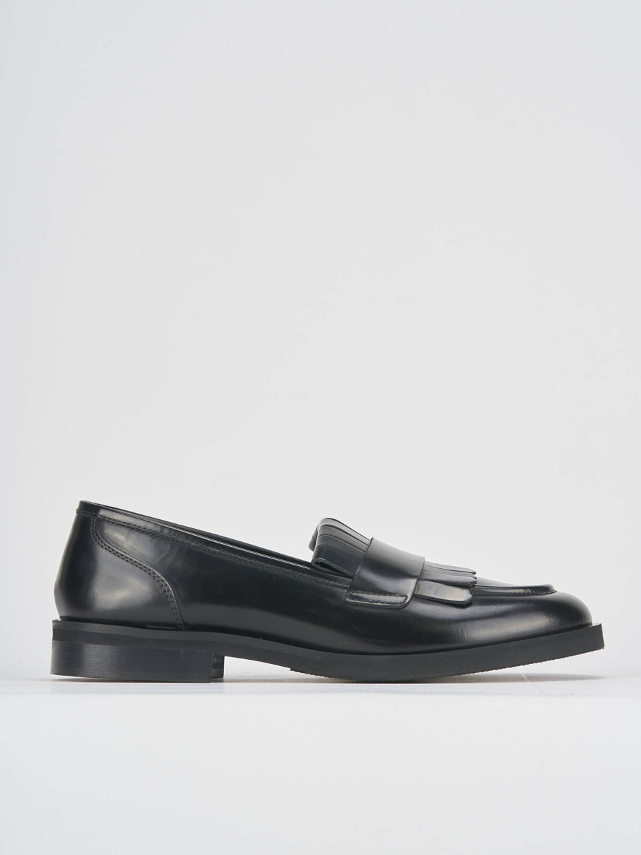 Loafers heel 1 cm black leather