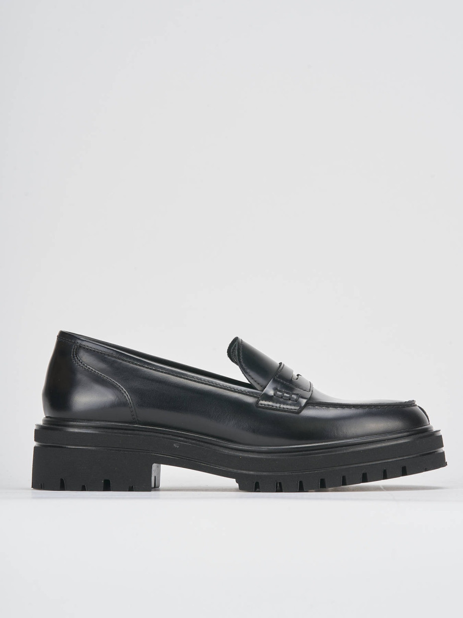 Mocassini tacco 2cm pelle nero
