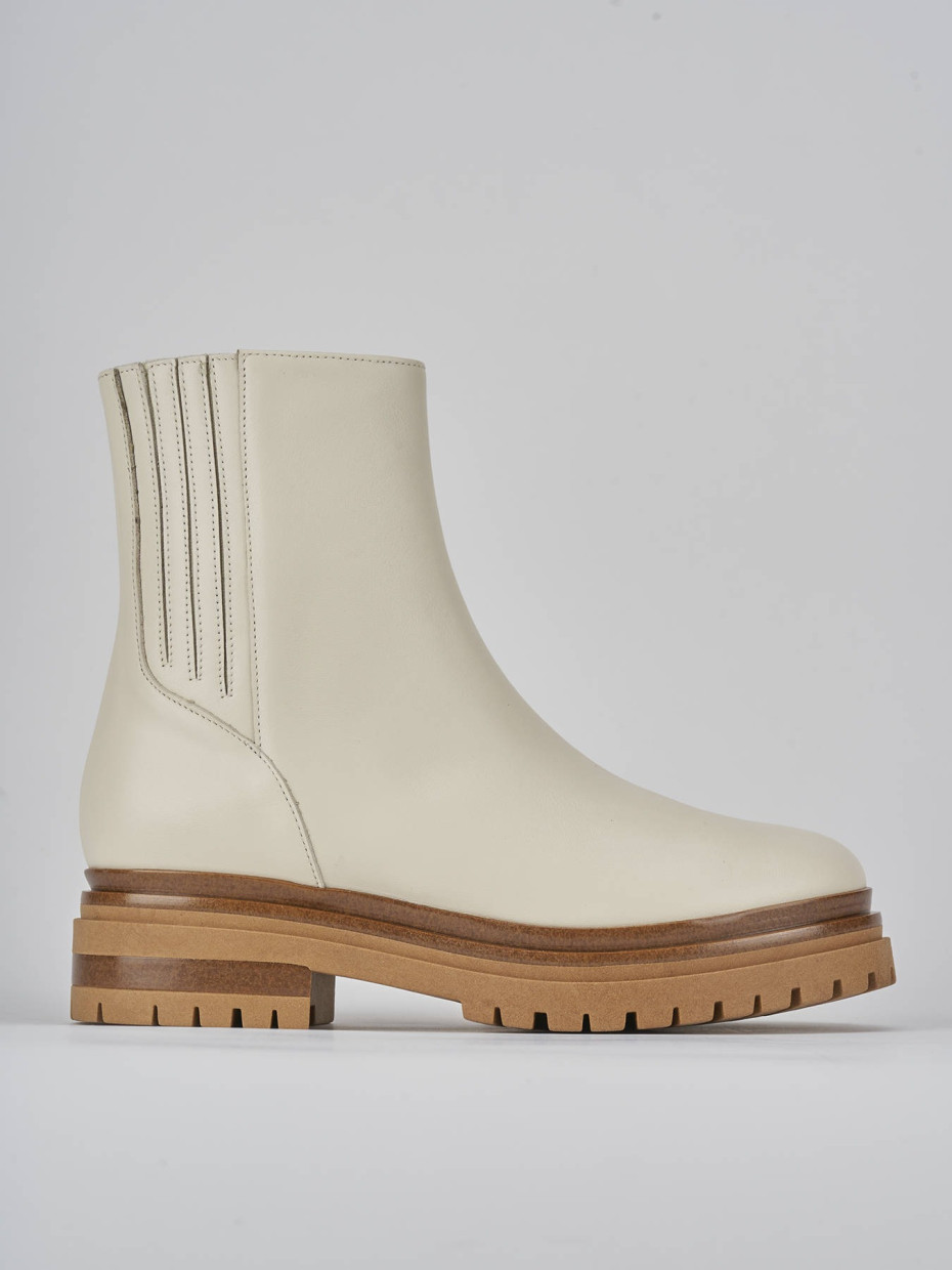 Botines de tacón bajo tacón 3 cm beis cuero