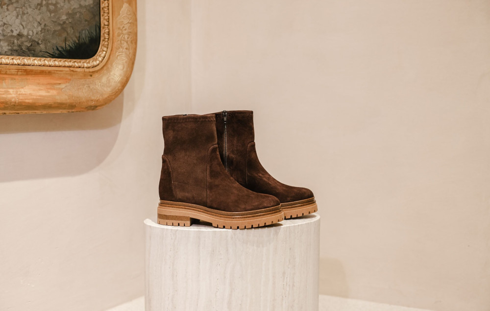 Botines de tacón bajo tacón 3 cm marrón oscuro ante