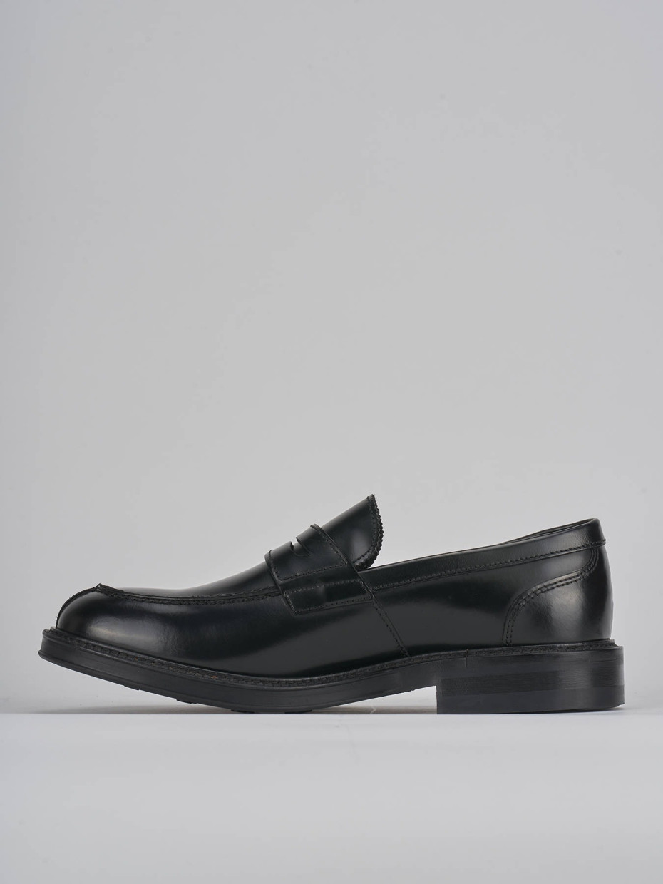 Mocasines negro cuero