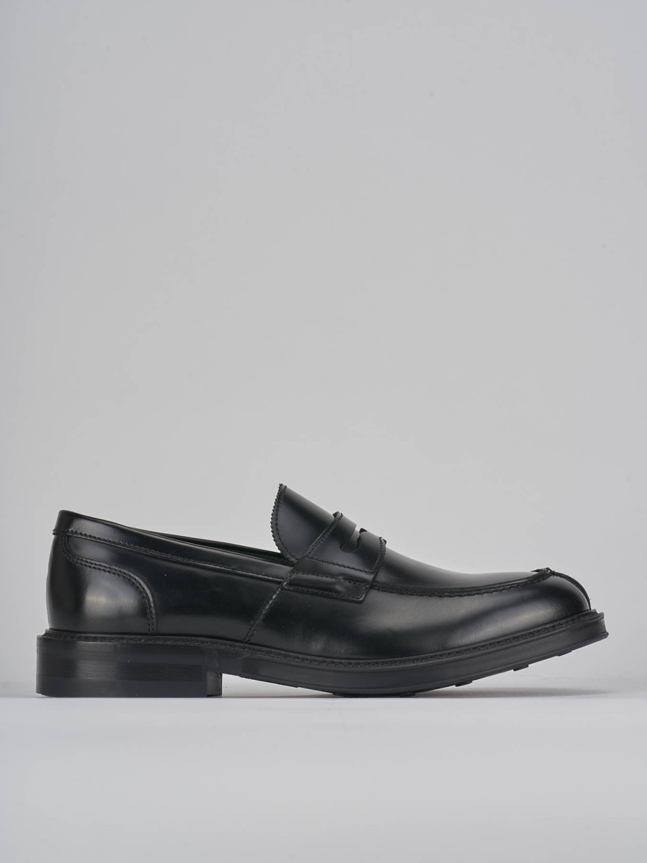 Mocasines negro cuero