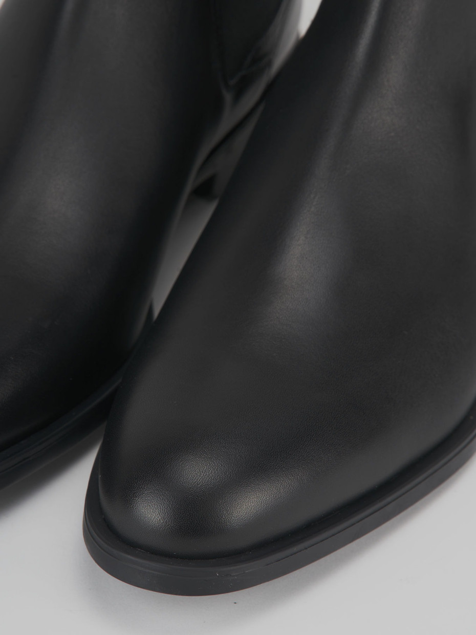 Botines negro cuero