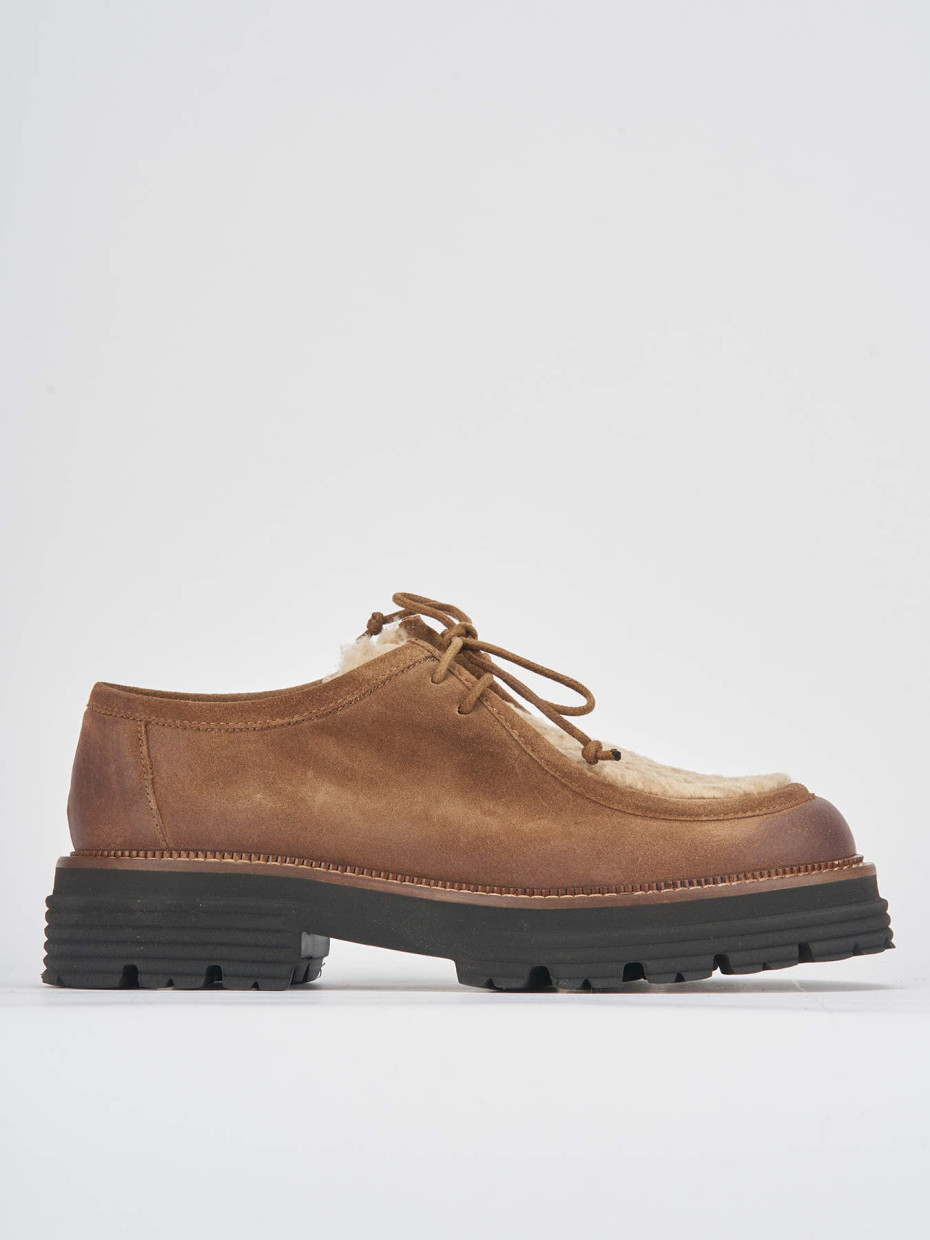 Zapatos de cordones tacón 2 cm marrón ante