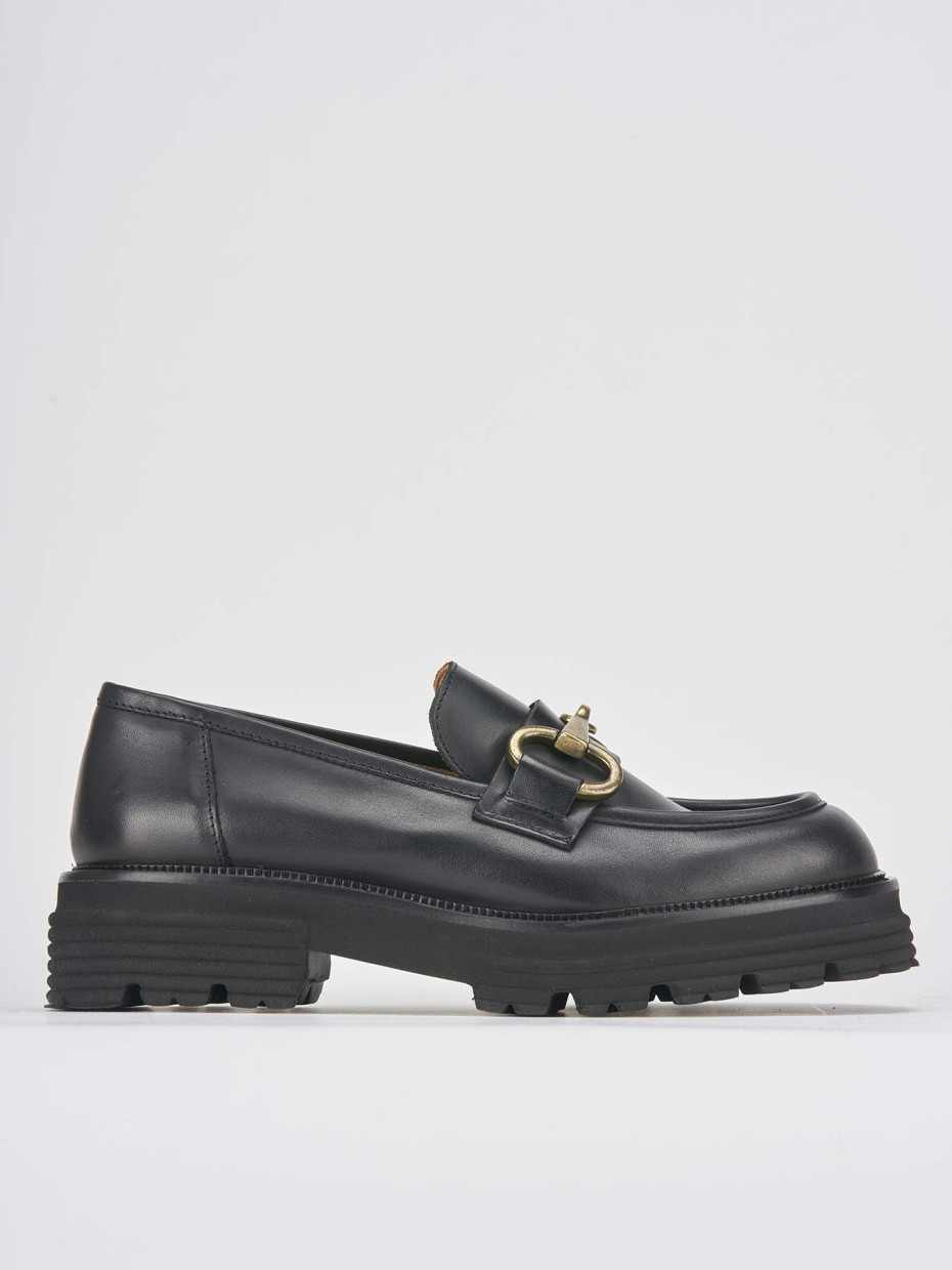Mocasines tacón 2 cm negro cuero