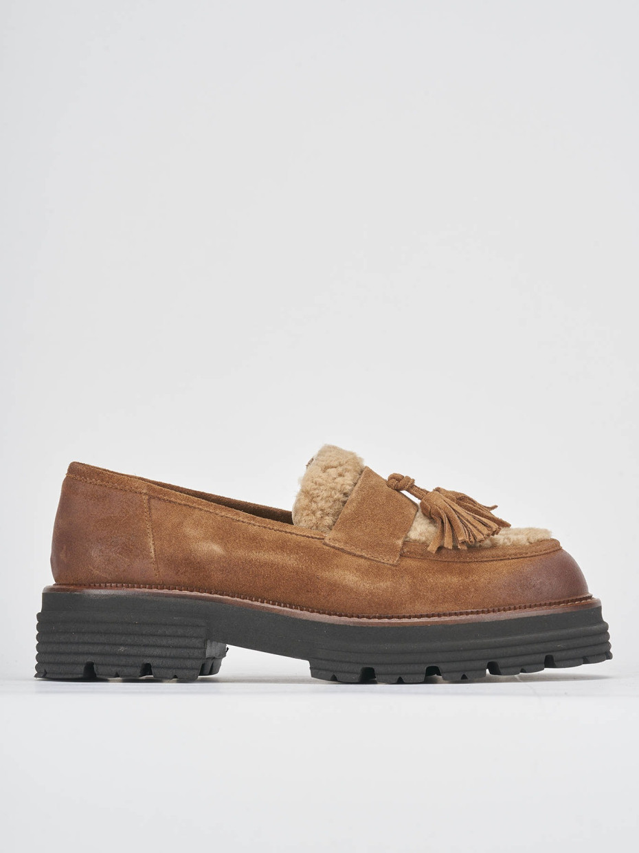 Mocasines tacón 2 cm marrón ante