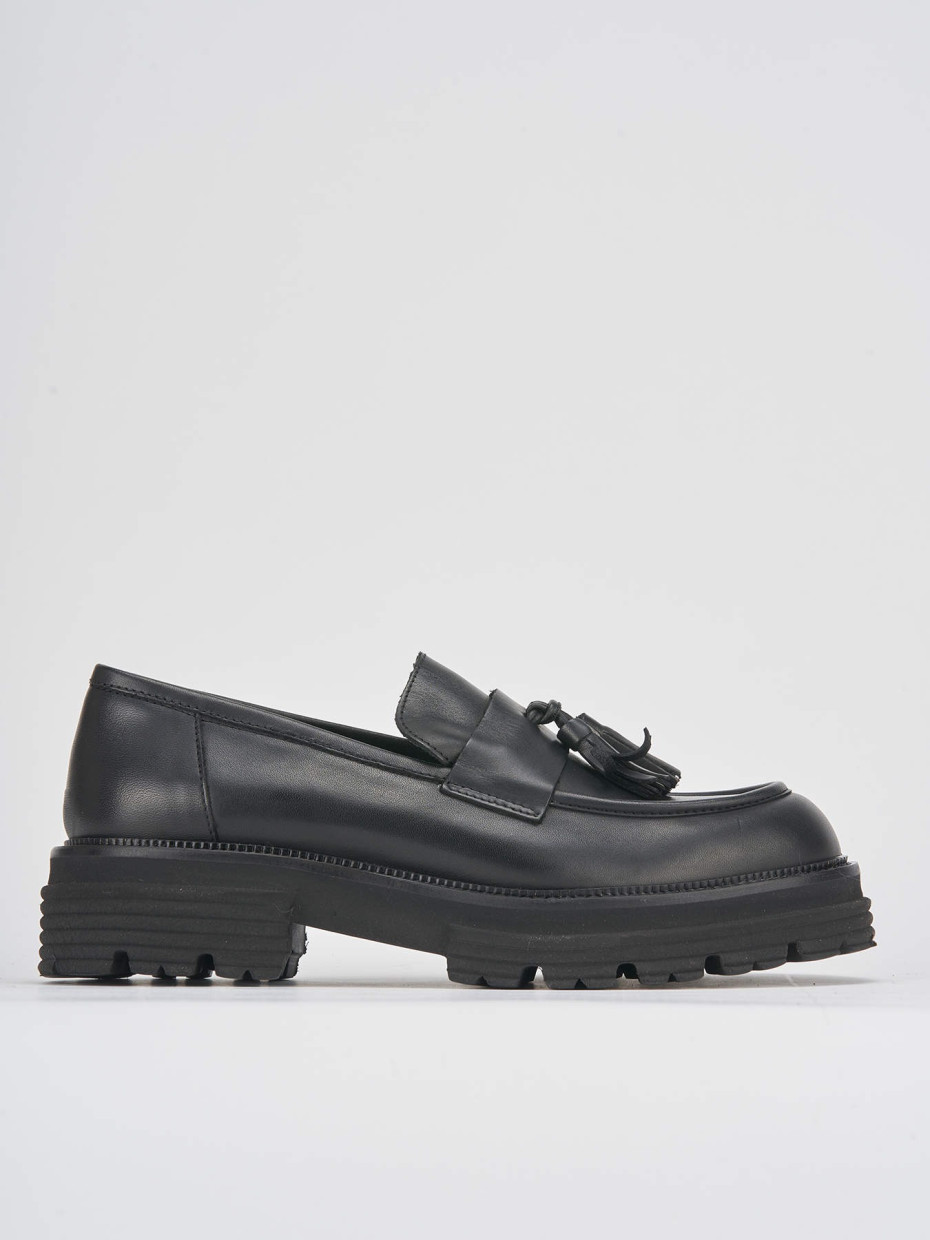 Mocasines tacón 2 cm negro cuero