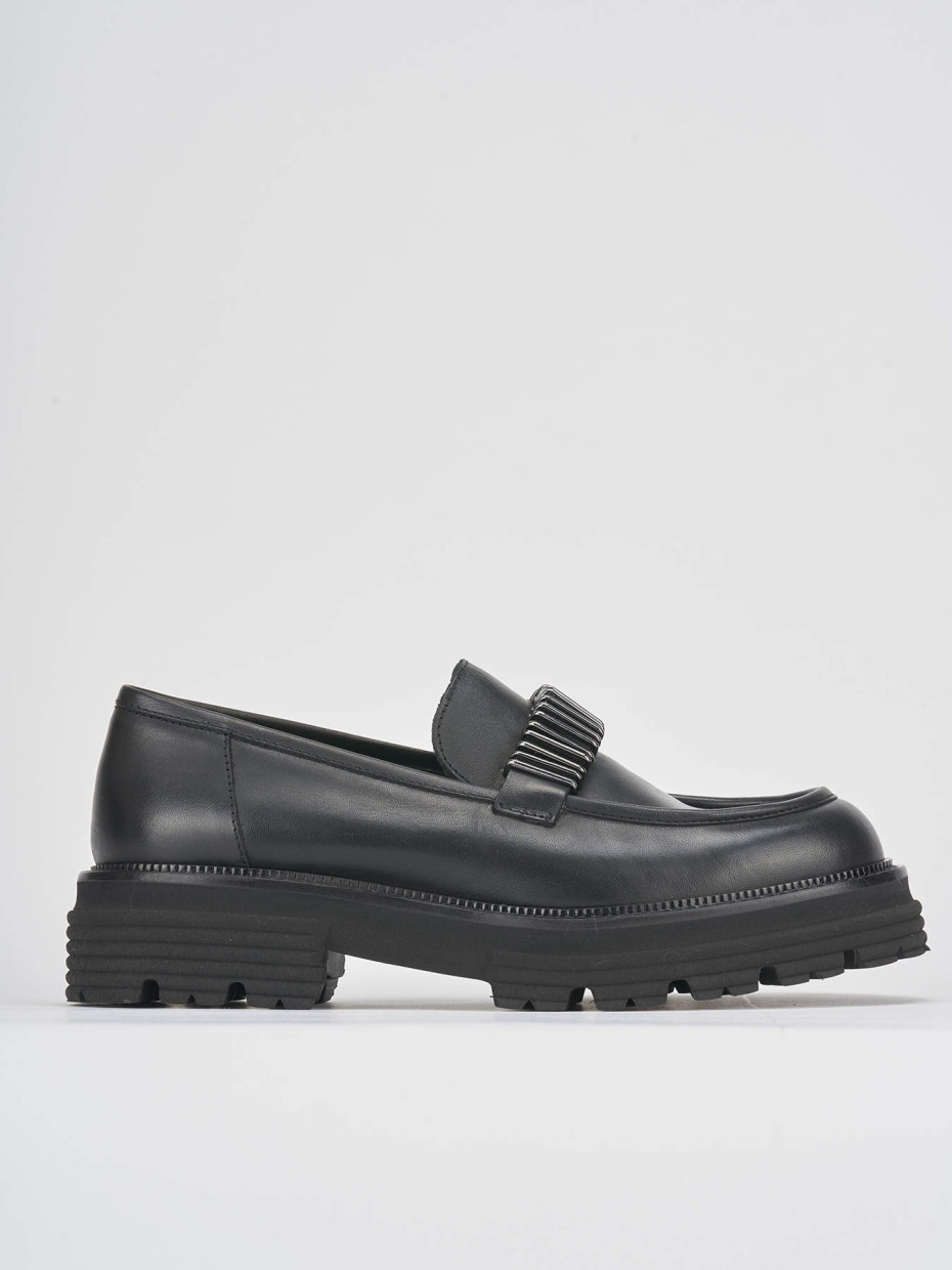 Mocasines tacón 2 cm negro cuero