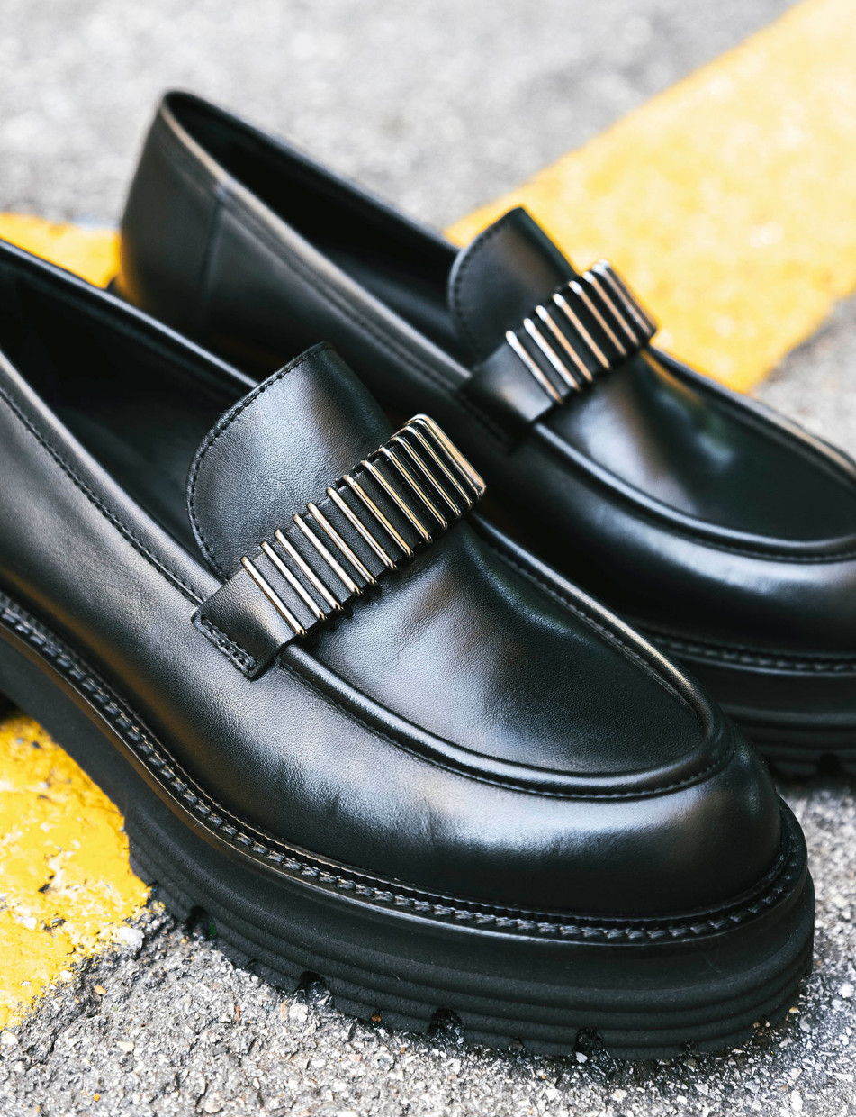 Mocasines tacón 2 cm negro cuero