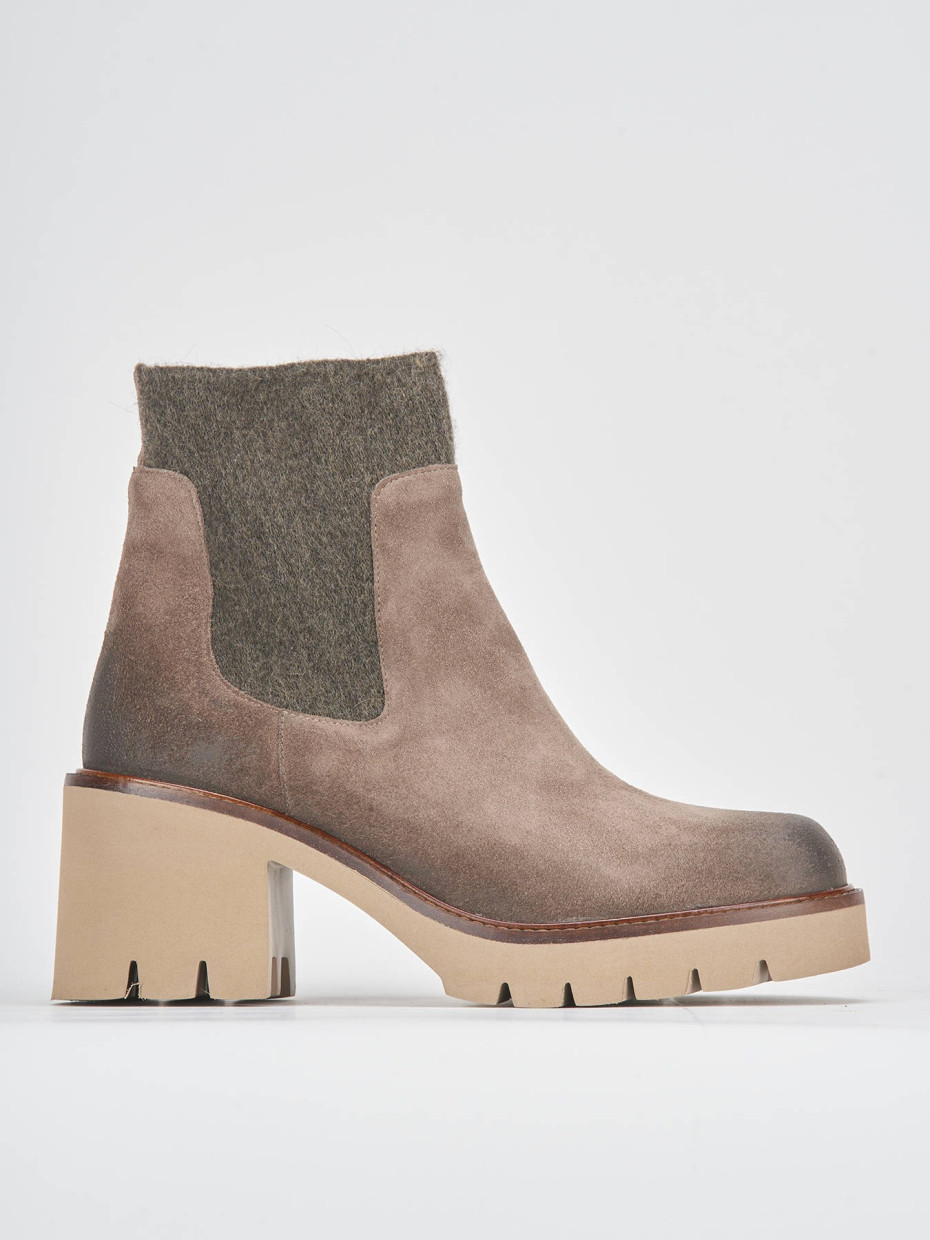Botines de tacón alto tacón 5 cm beis ante