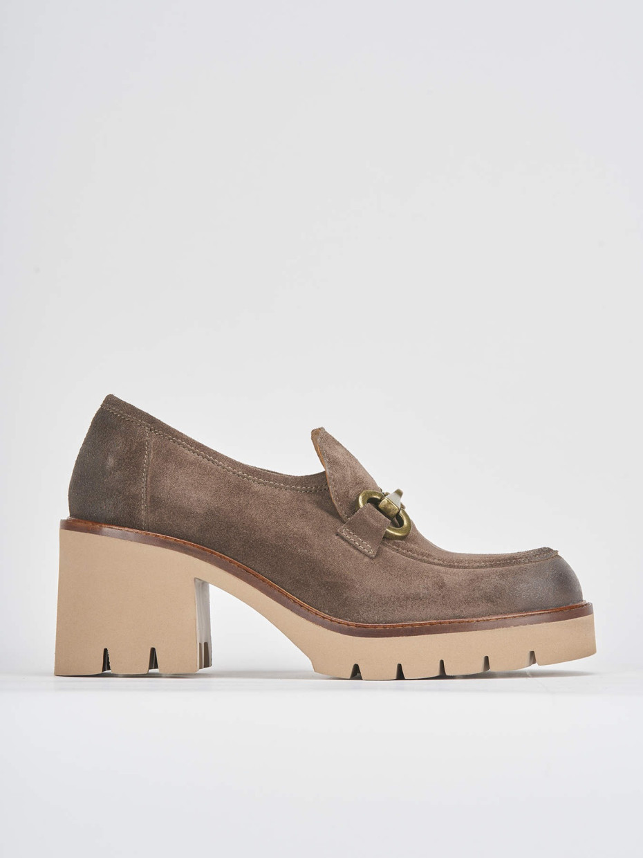 Mocasines tacón 6 cm beis ante