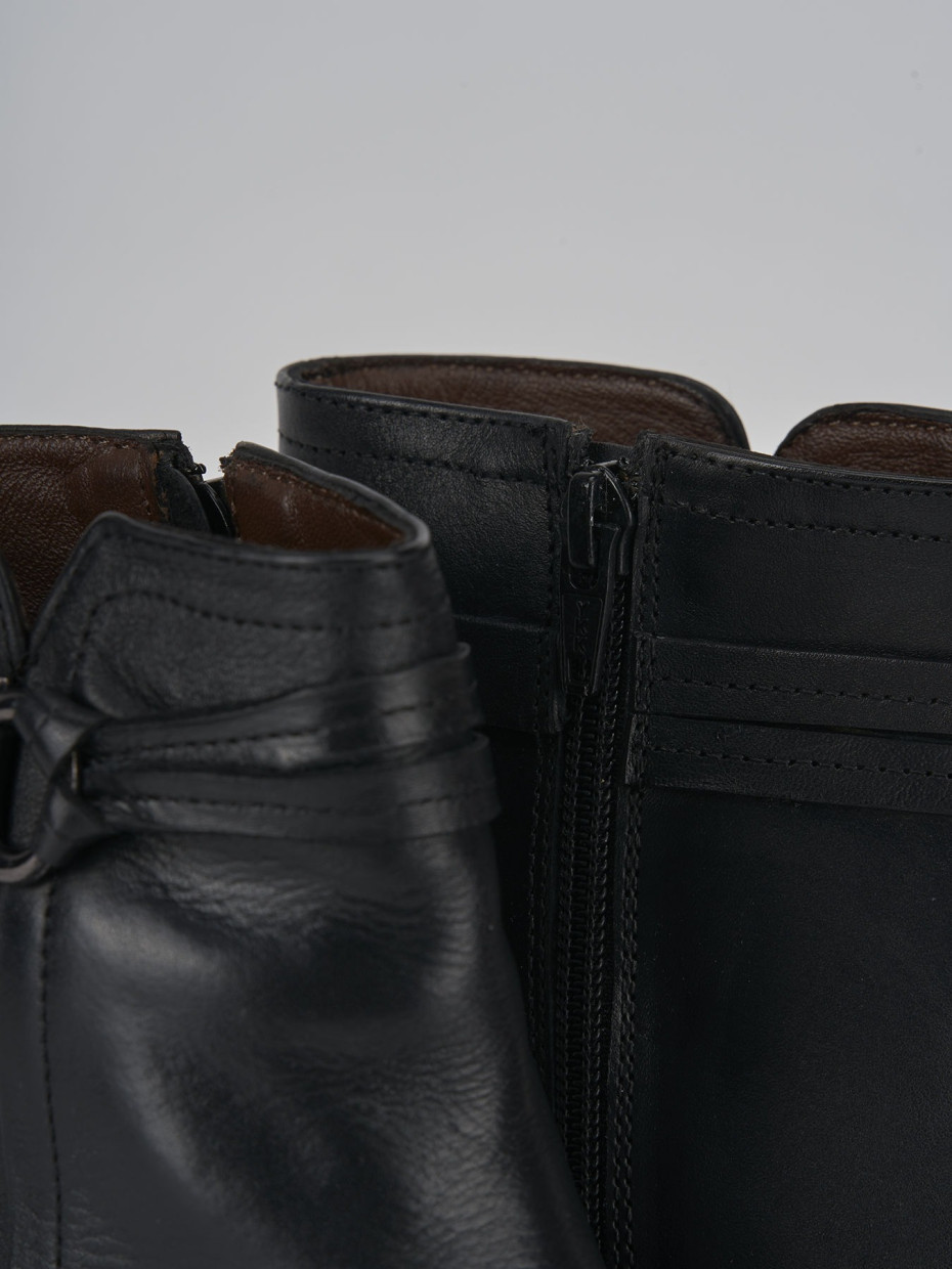 High heel ankle boots heel 5 cm black leather