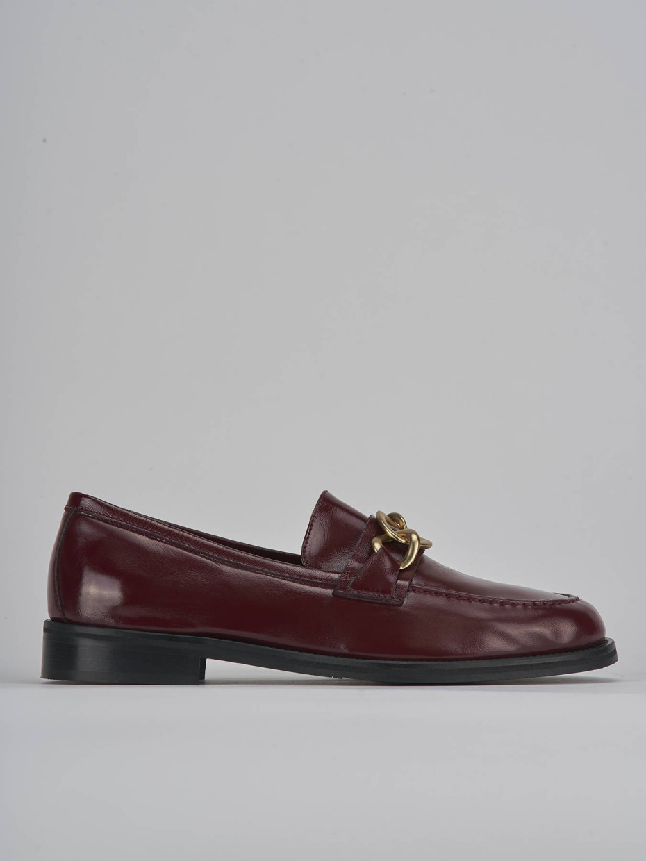 Mocasines tacón 2 cm burdeos charol