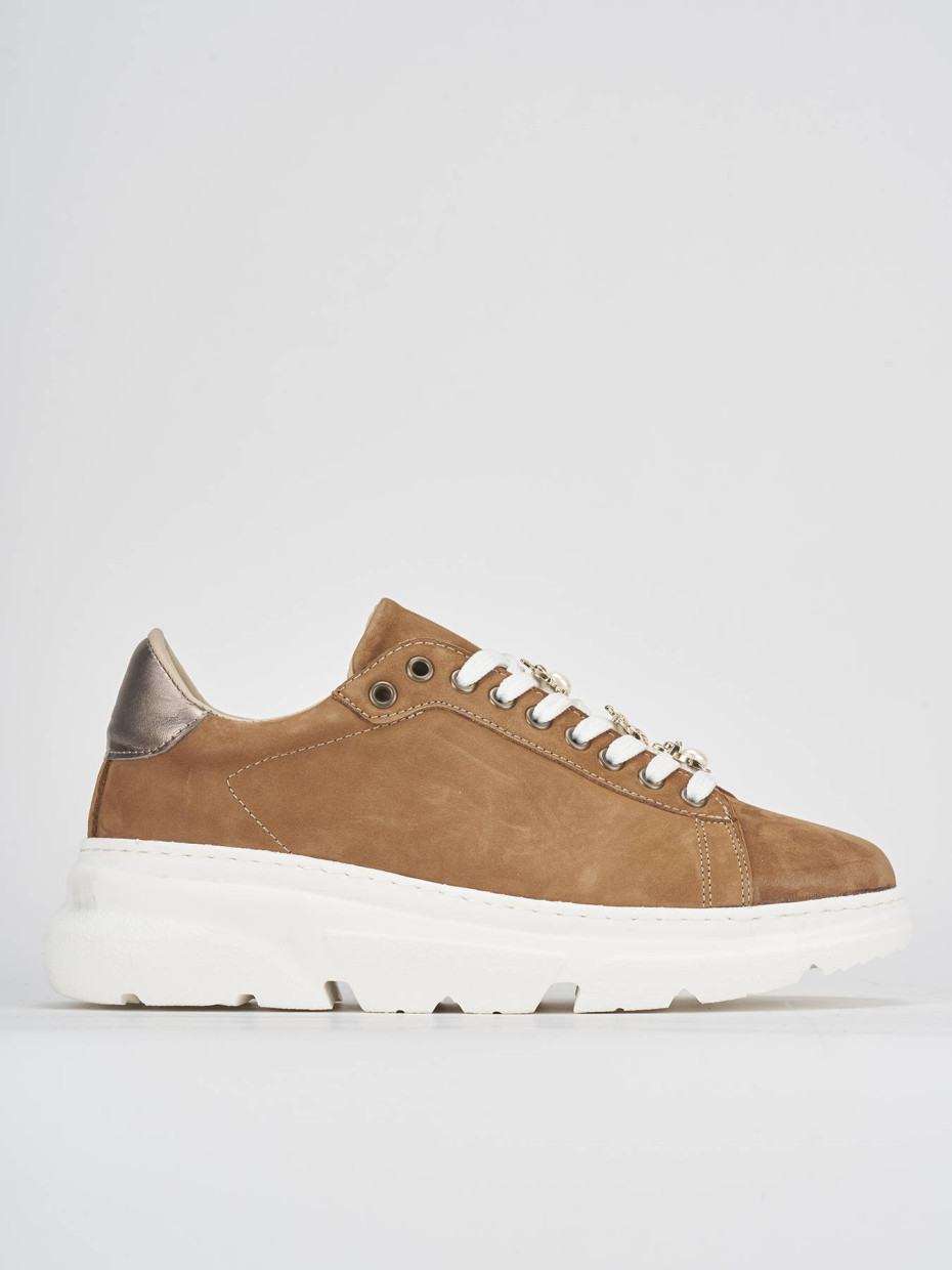 Zapatillas deportivas marrón nobuk