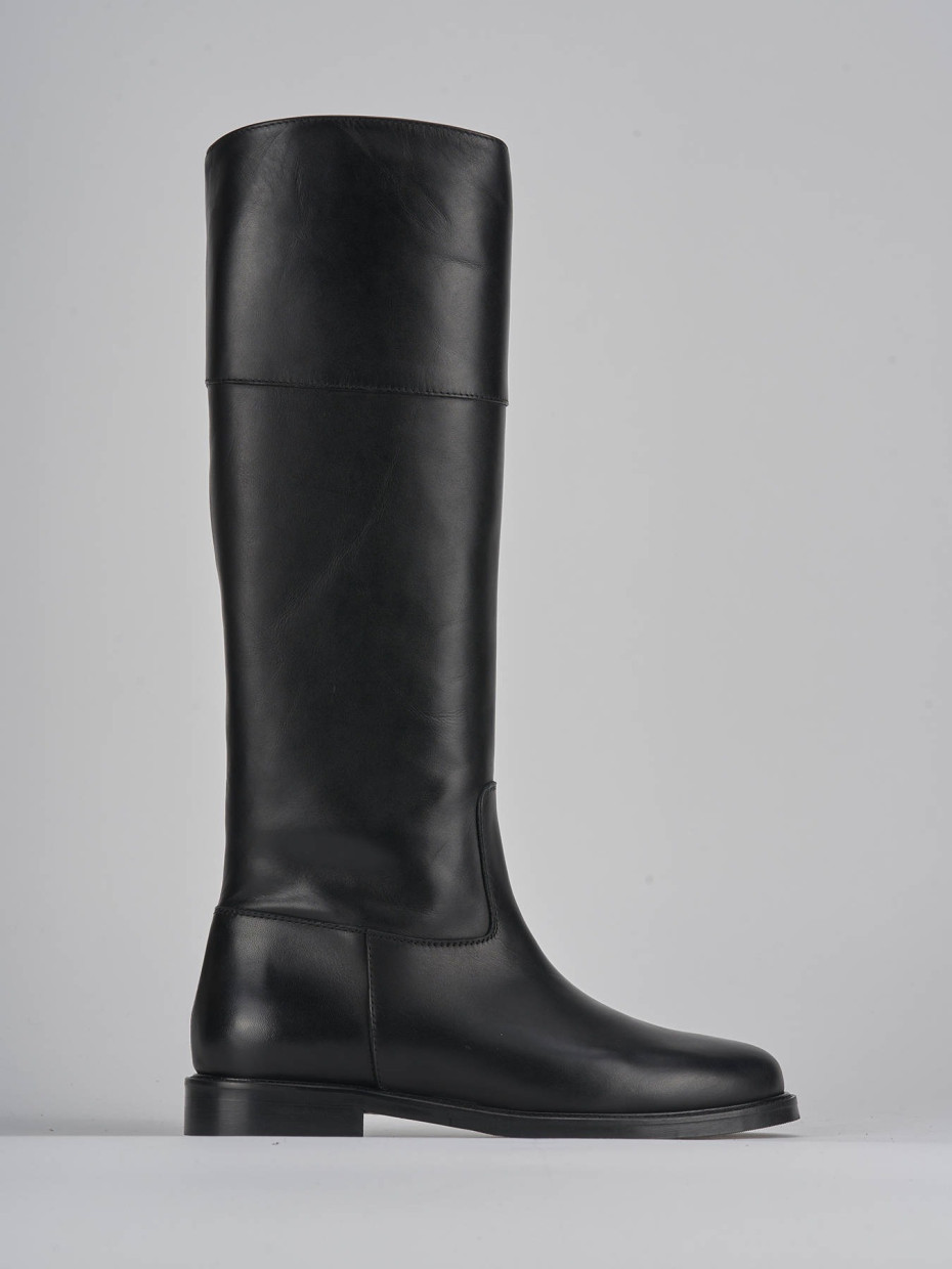 Botas de tacón bajo tacón 2 cm negro cuero