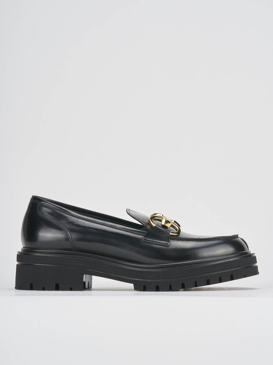 Mocasines tacón 2 cm negro cuero