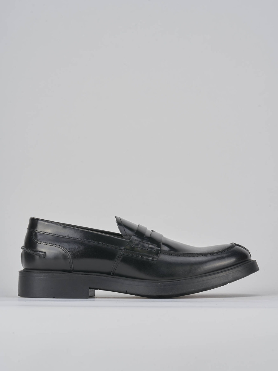 Mocasines negro cuero