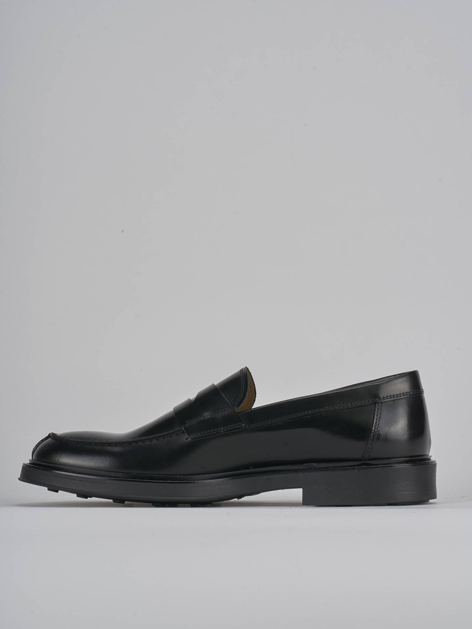 Mocasines negro cuero