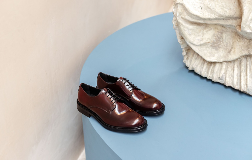 Stringate pelle bordo'