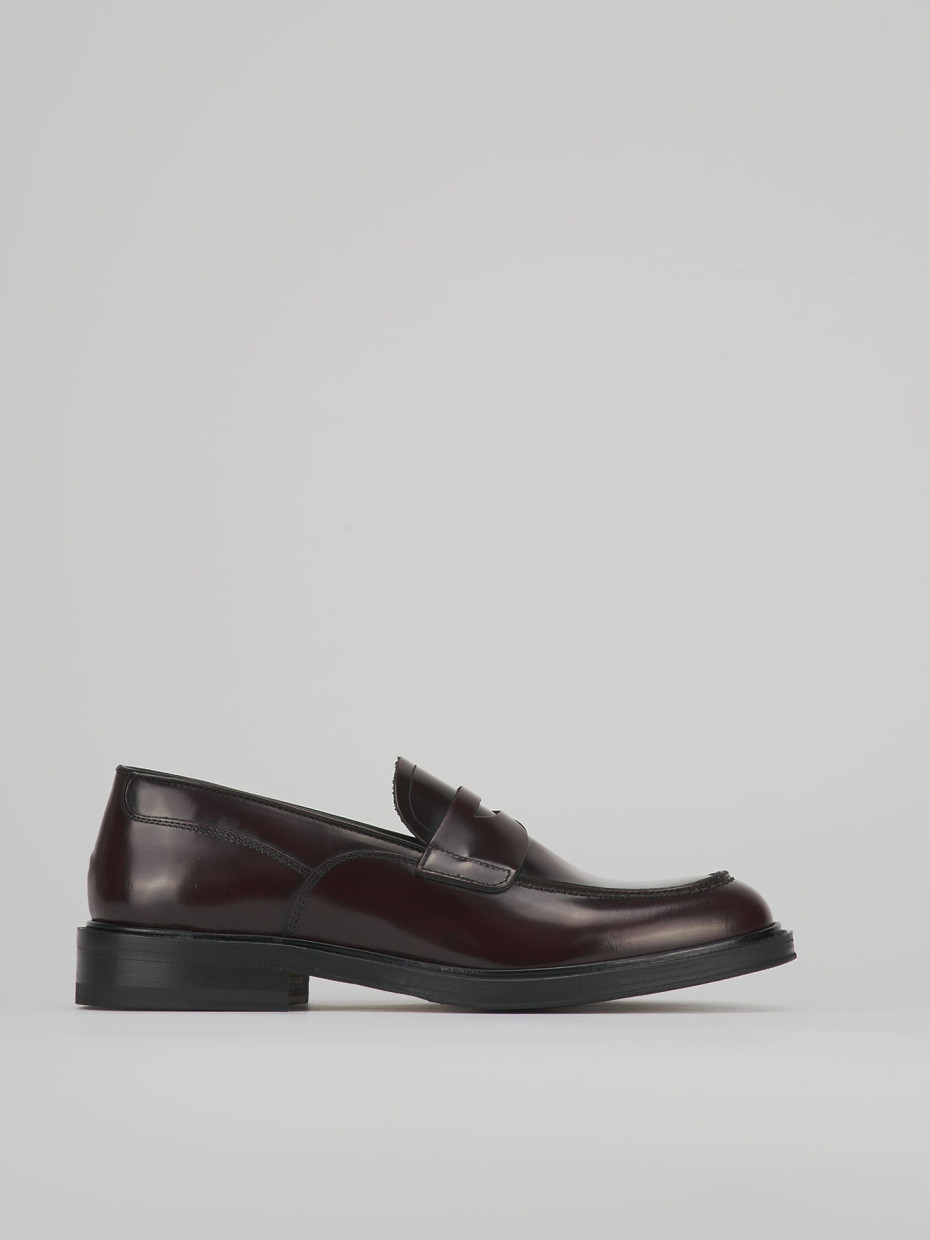 Mocasines burdeos cuero