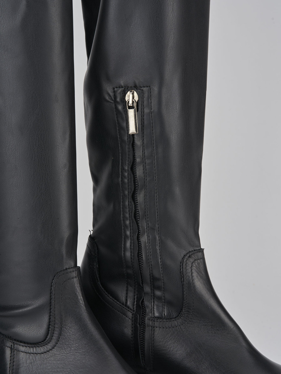 Botas de tacón bajo tacón 3 cm negro cuero