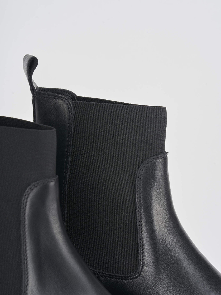 Botines de tacón bajo tacón 3 cm negro cuero